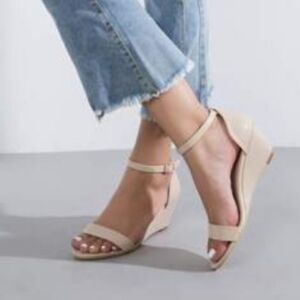 BRAND NEW UNISA OPEN TOE ANKLE- STRAP LOW WEDGE COMFORTABLE PLATFORM SAN… G1